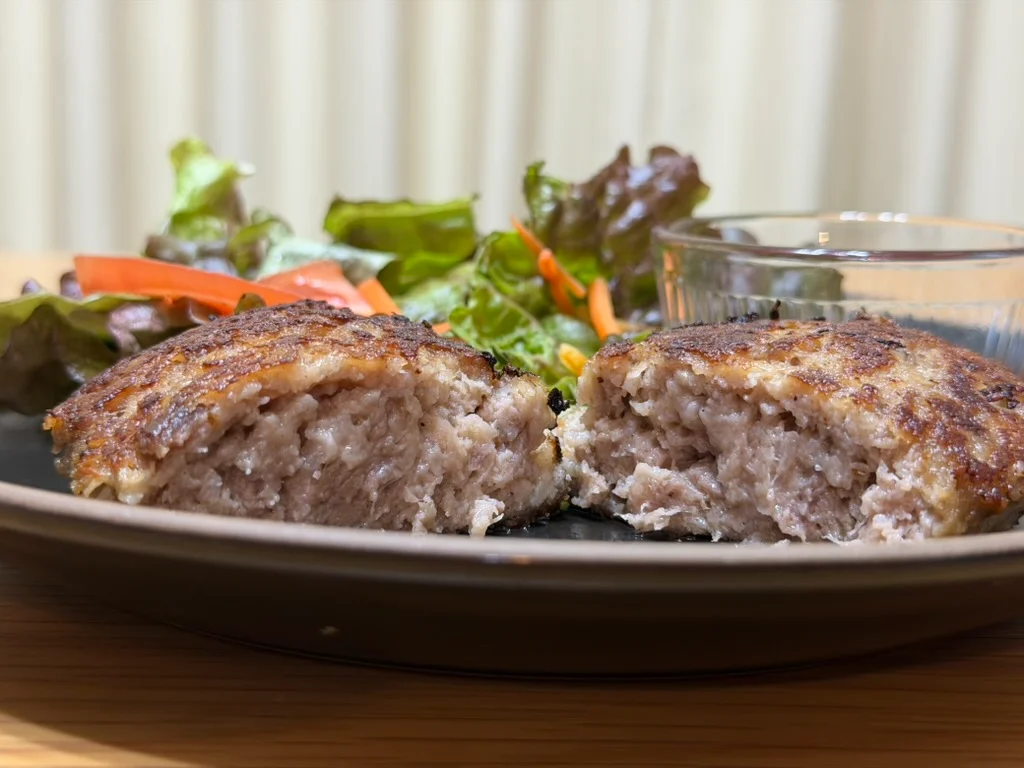 黒毛和牛100% 極み生ハンバーグ